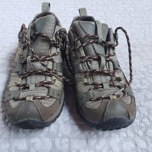 Merrell Womens Hiking Shoes Size 8,5